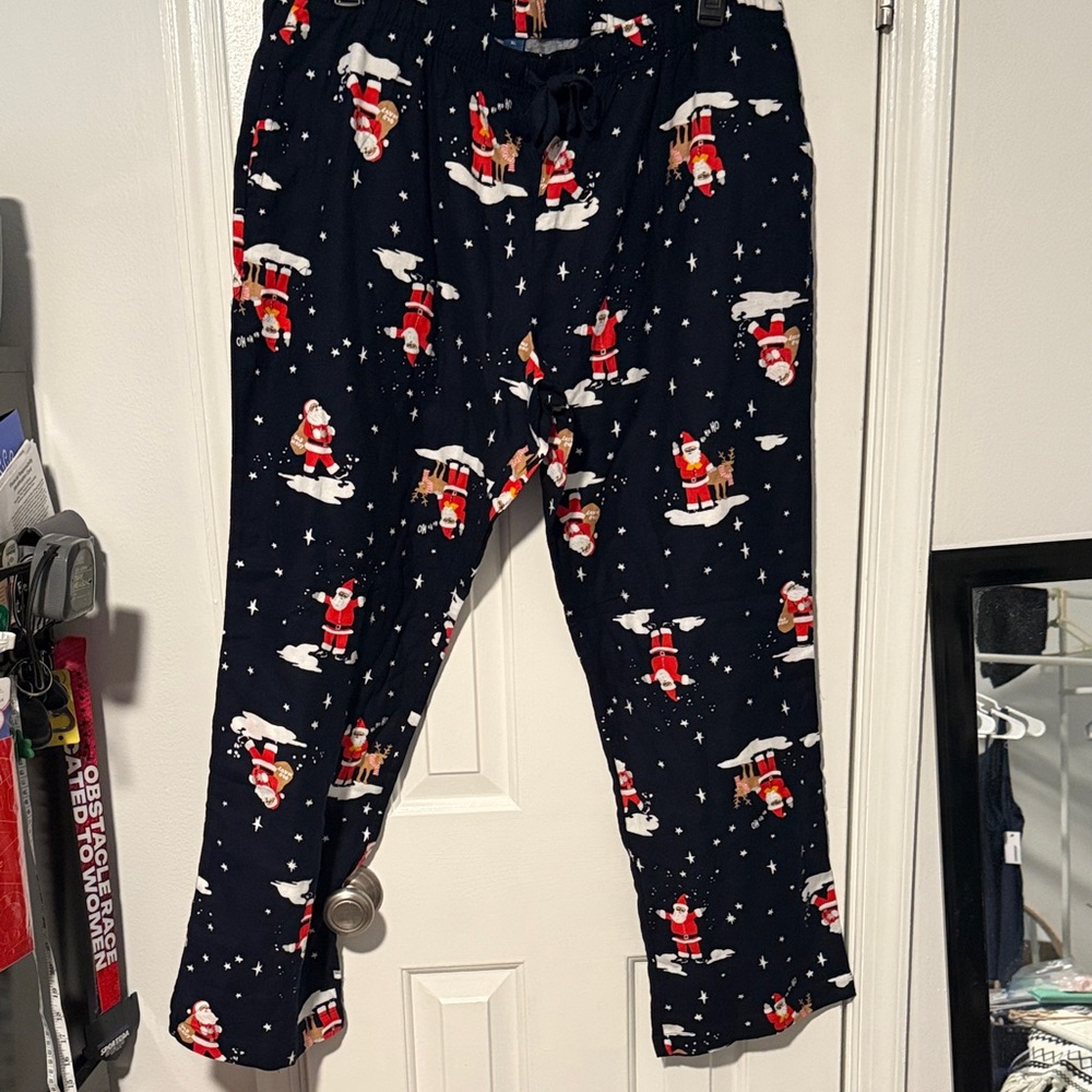 XL Old Navy Santa Print Pajama Pants